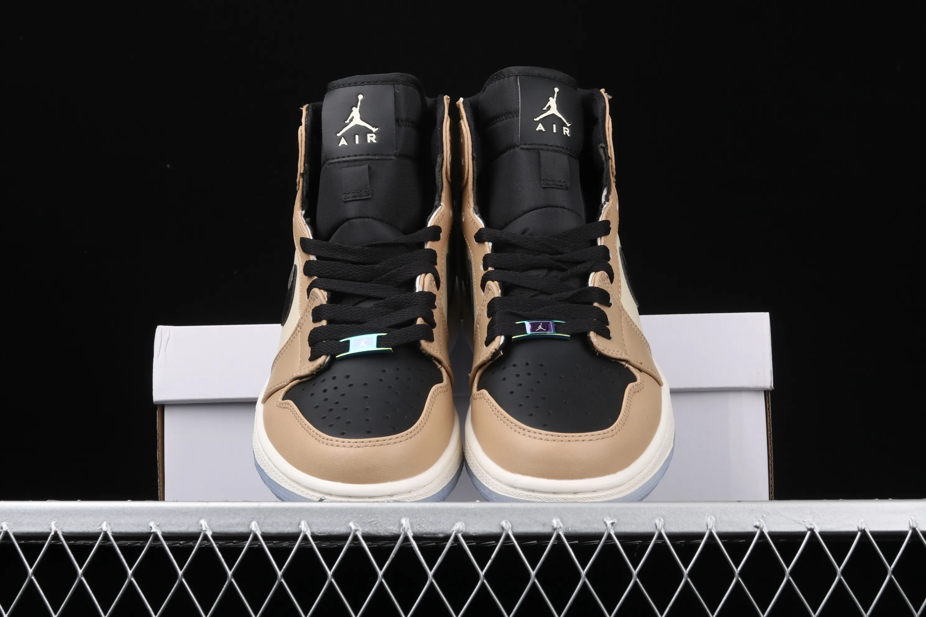 All categories Air Jordan Jordan series basketball shoes Air Jordan 1 High Air Jordan 1 High AJ1 Joe 1 Black Khaki Pearl Milk Tea Chameleon AH7389-003